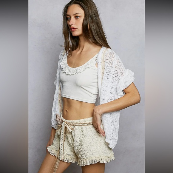 POL -Lace Trim Adjustable Waist Textured
Knit Shorts S-L - Picture 4 of 6